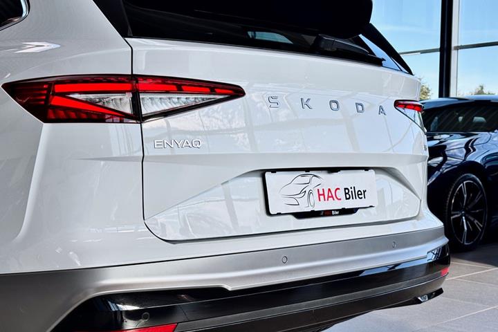 Hvid Skoda Enyaq fra 2026