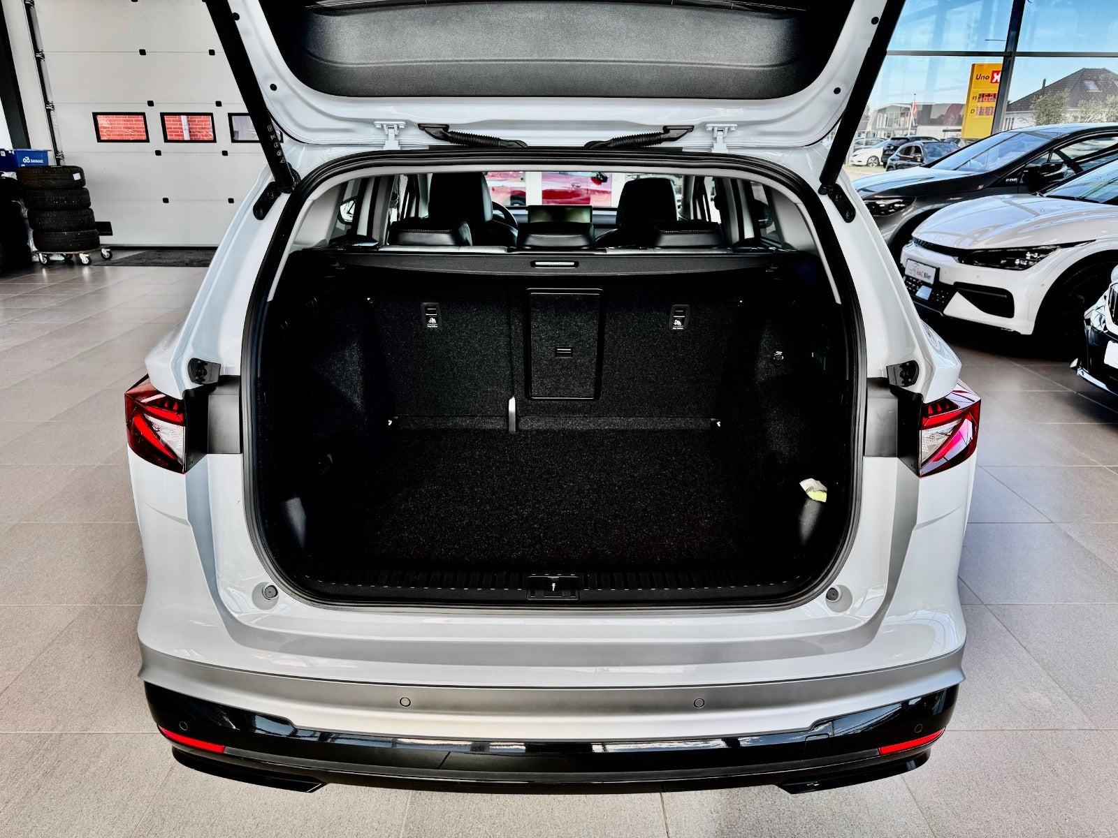 Hvid Skoda Enyaq fra 2026