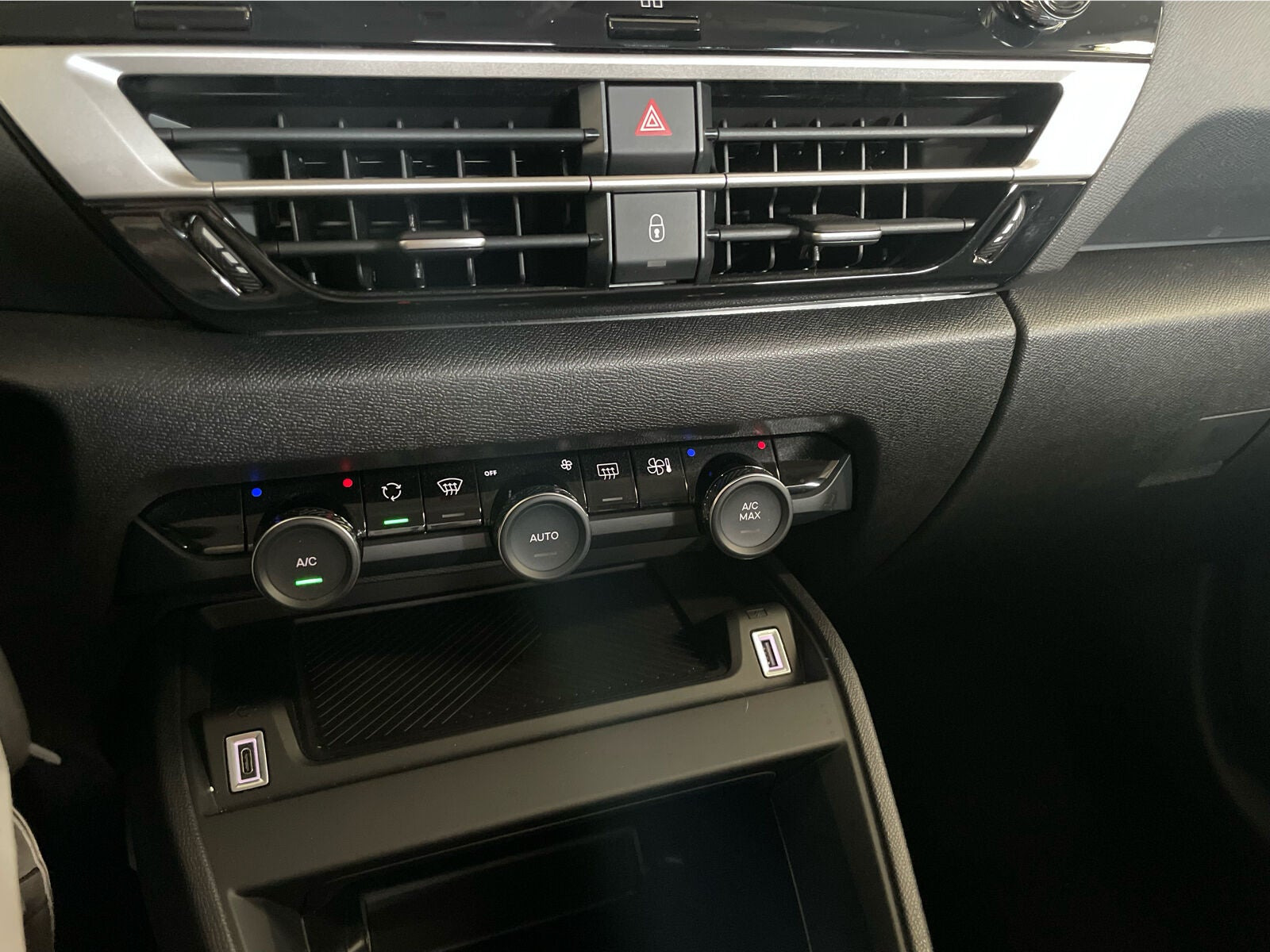 Sort Citroën ë-C4 fra 2024