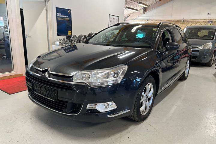 Grå Citroën C5 fra 2010 set udefra