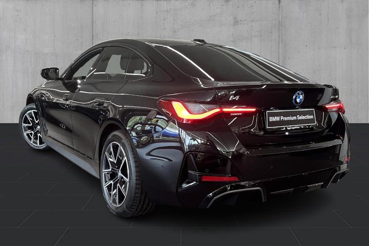 Sort BMW i4 fra 2025