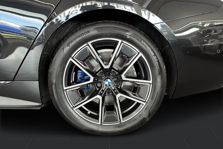 Sort BMW i4 fra 2025