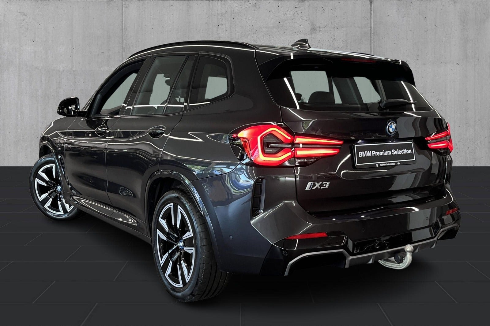 Grå BMW iX3 fra 2022