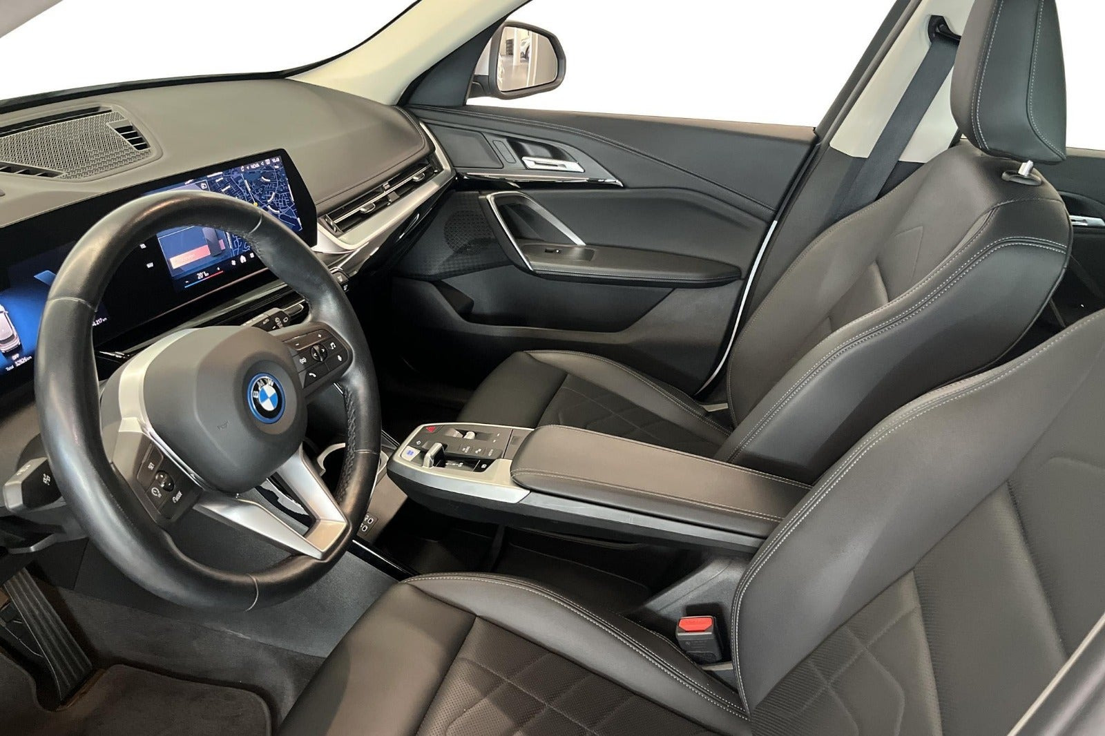 Hvid BMW iX1 fra 2024
