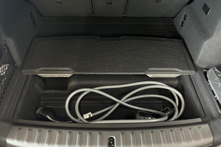 Hvid BMW iX1 fra 2024