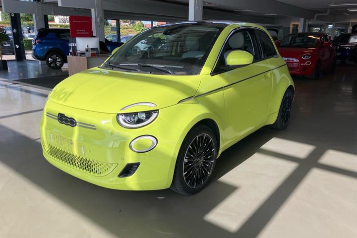 Grøn Fiat 500e fra 2023
