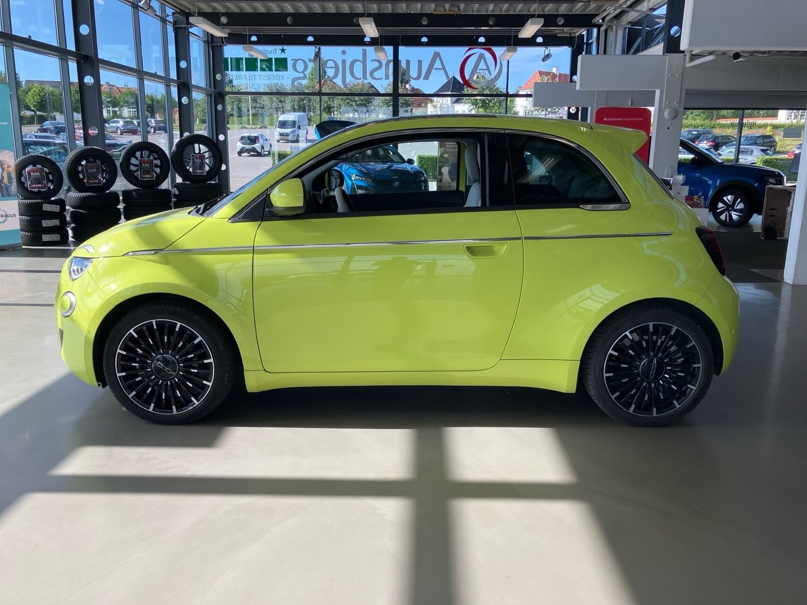 Grøn Fiat 500e fra 2023