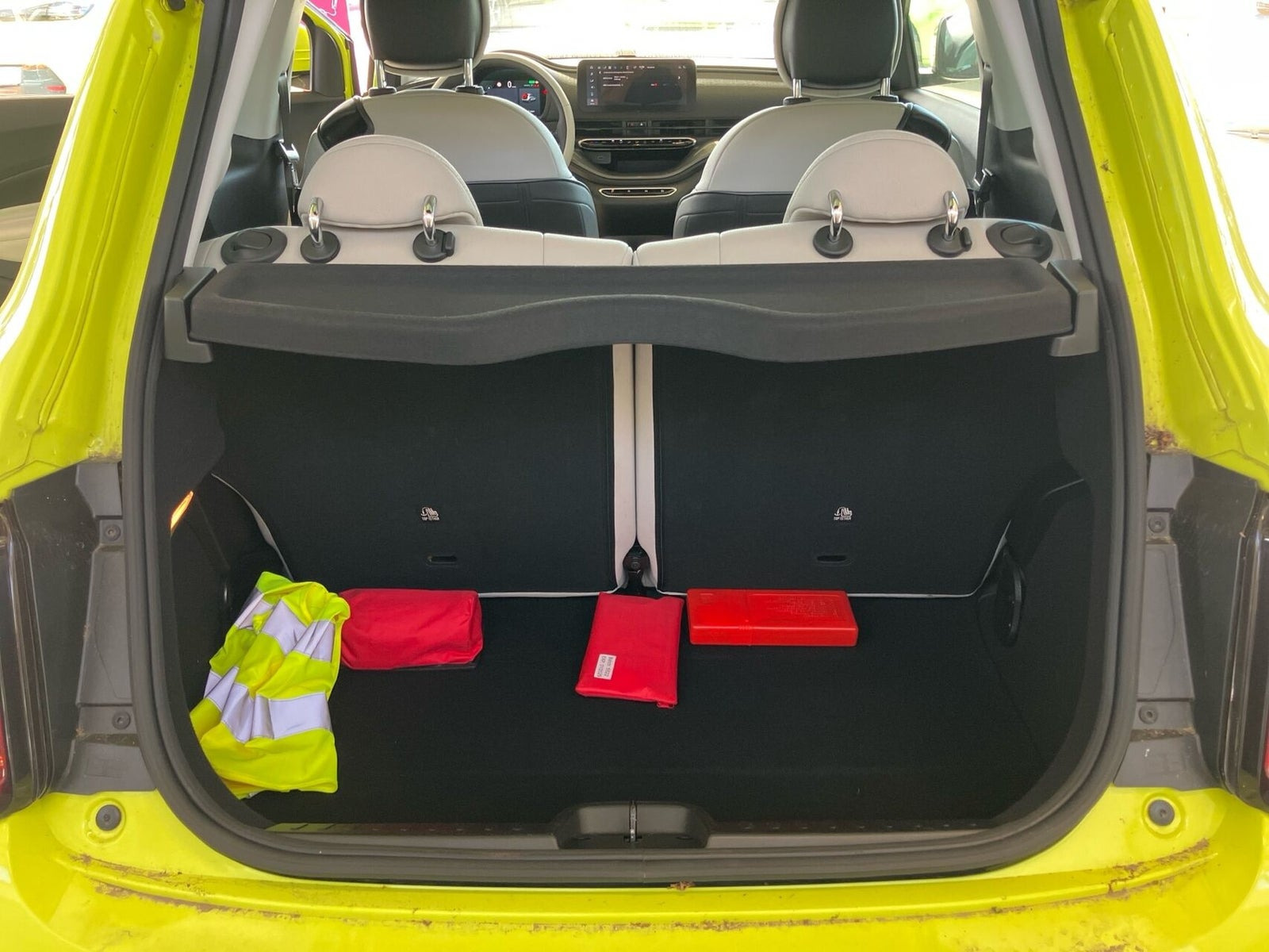 Grøn Fiat 500e fra 2023