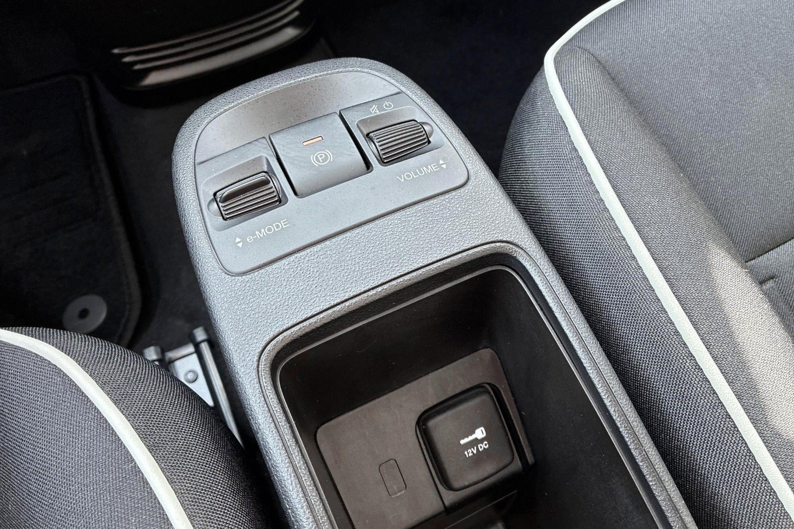 Hvid Fiat 500e fra 2023