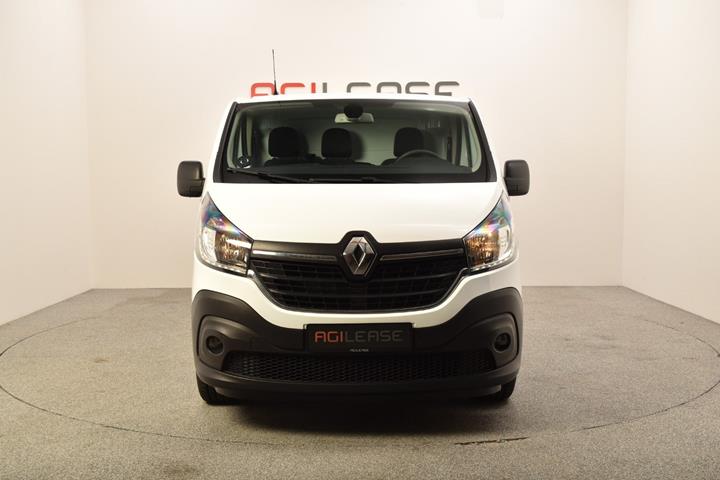 Hvid Renault Trafic T29 fra 2021