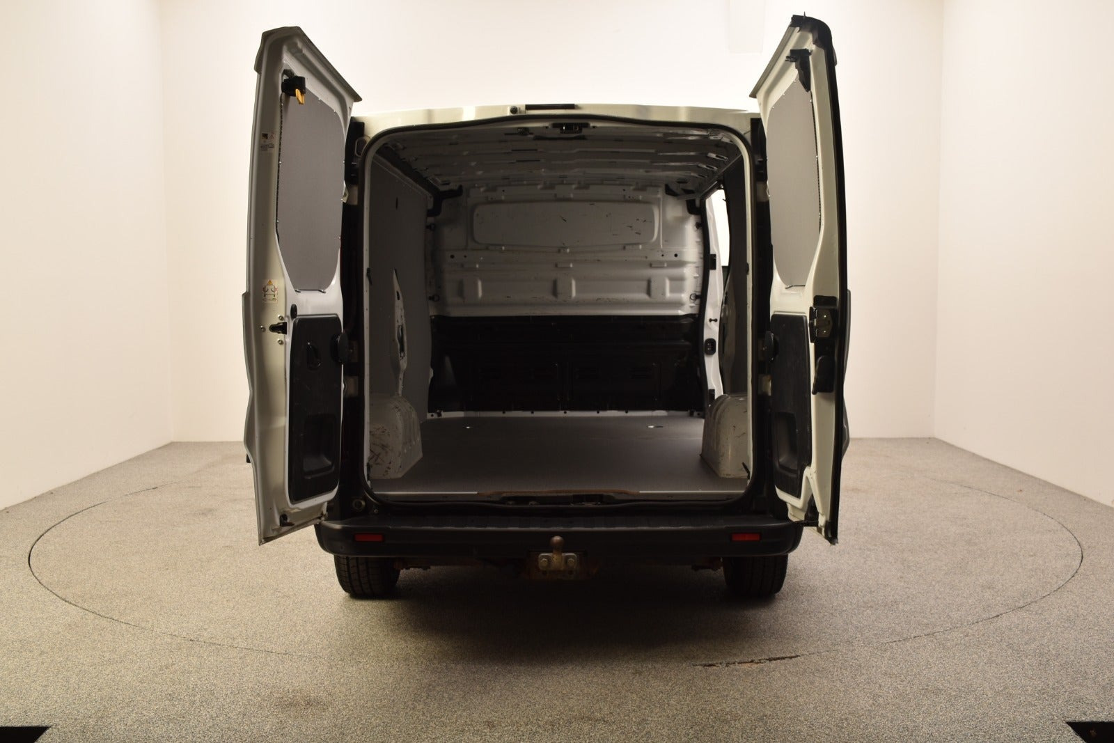 Hvid Renault Trafic T29 fra 2021