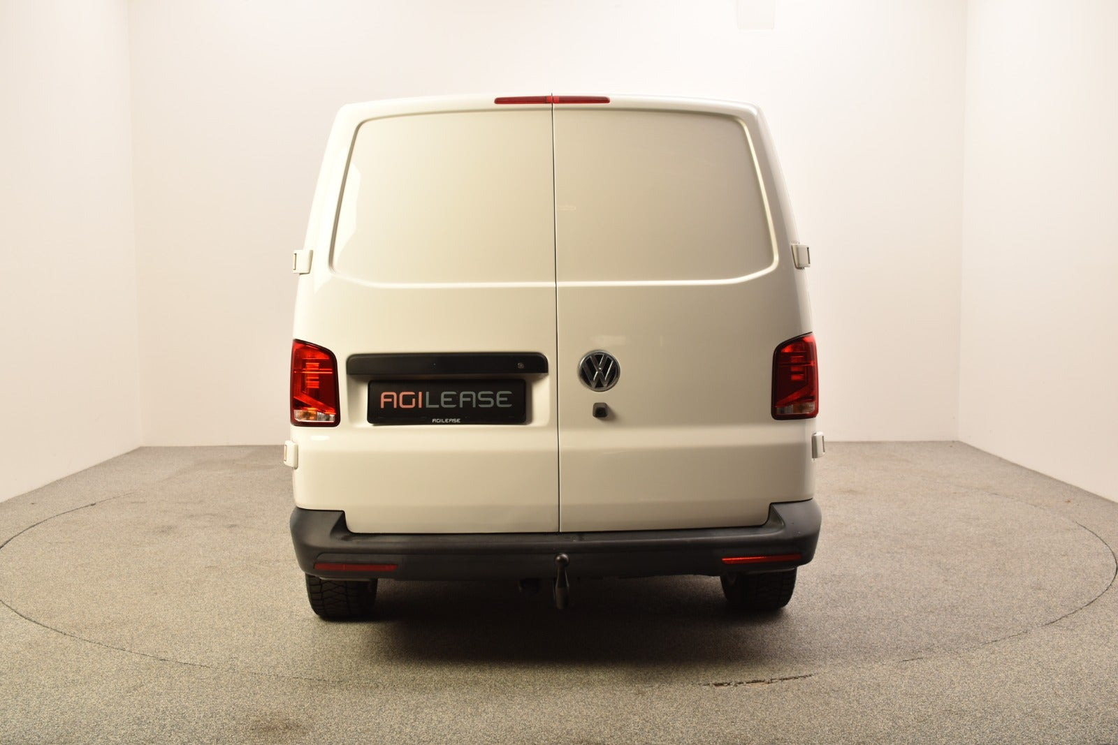 Hvid VW Transporter fra 2020