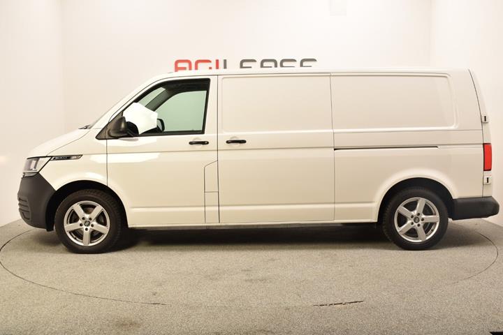 Hvid VW Transporter fra 2020