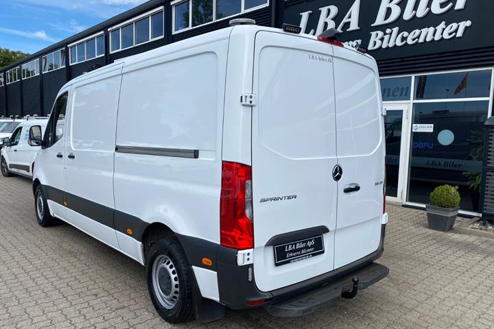 Hvid Mercedes Sprinter 315 fra 2023