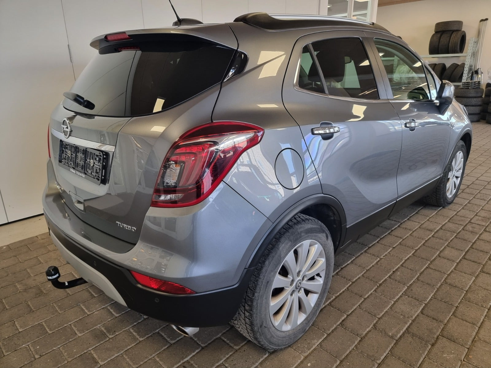 Grå Opel Mokka X fra 2017