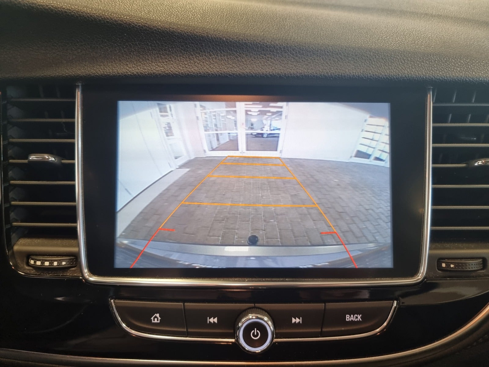 Grå Opel Mokka X fra 2017