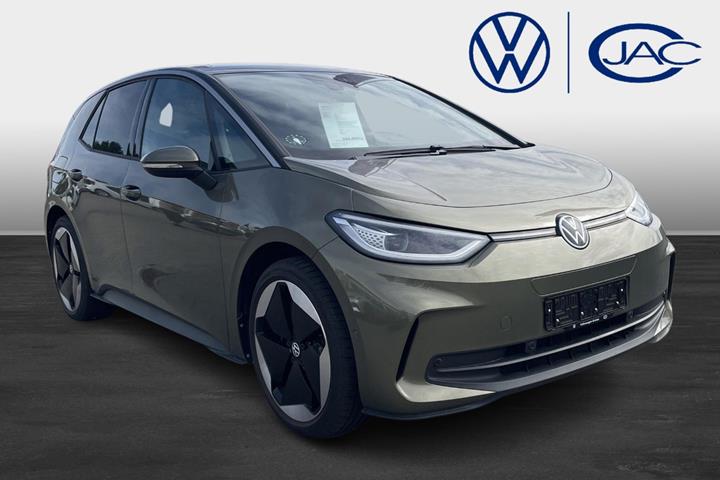 Grøn VW ID.3 fra 2025 set udefra