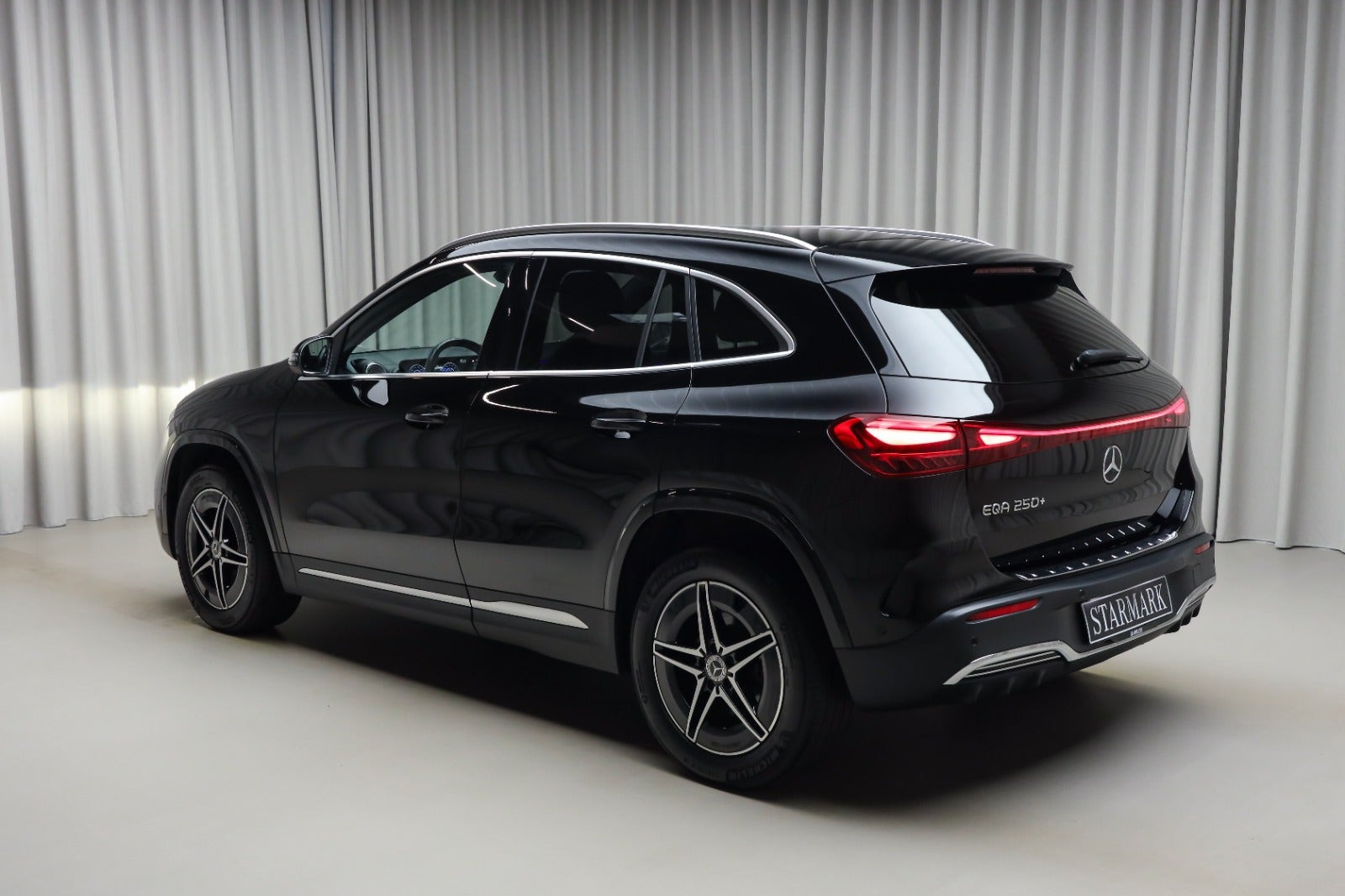 Sort Mercedes EQA250+ fra 2025