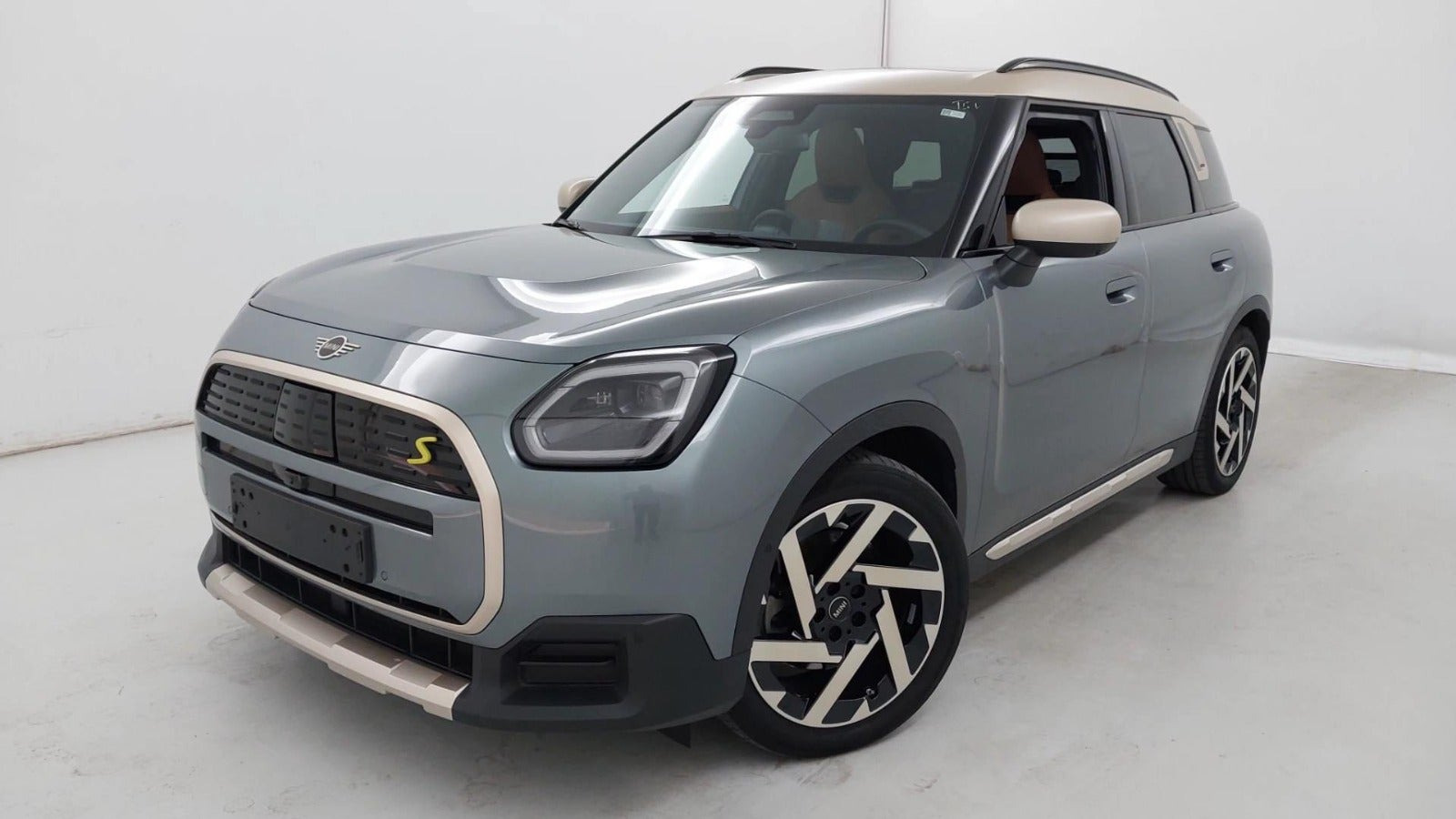 Grøn Mini Countryman SE fra 2025