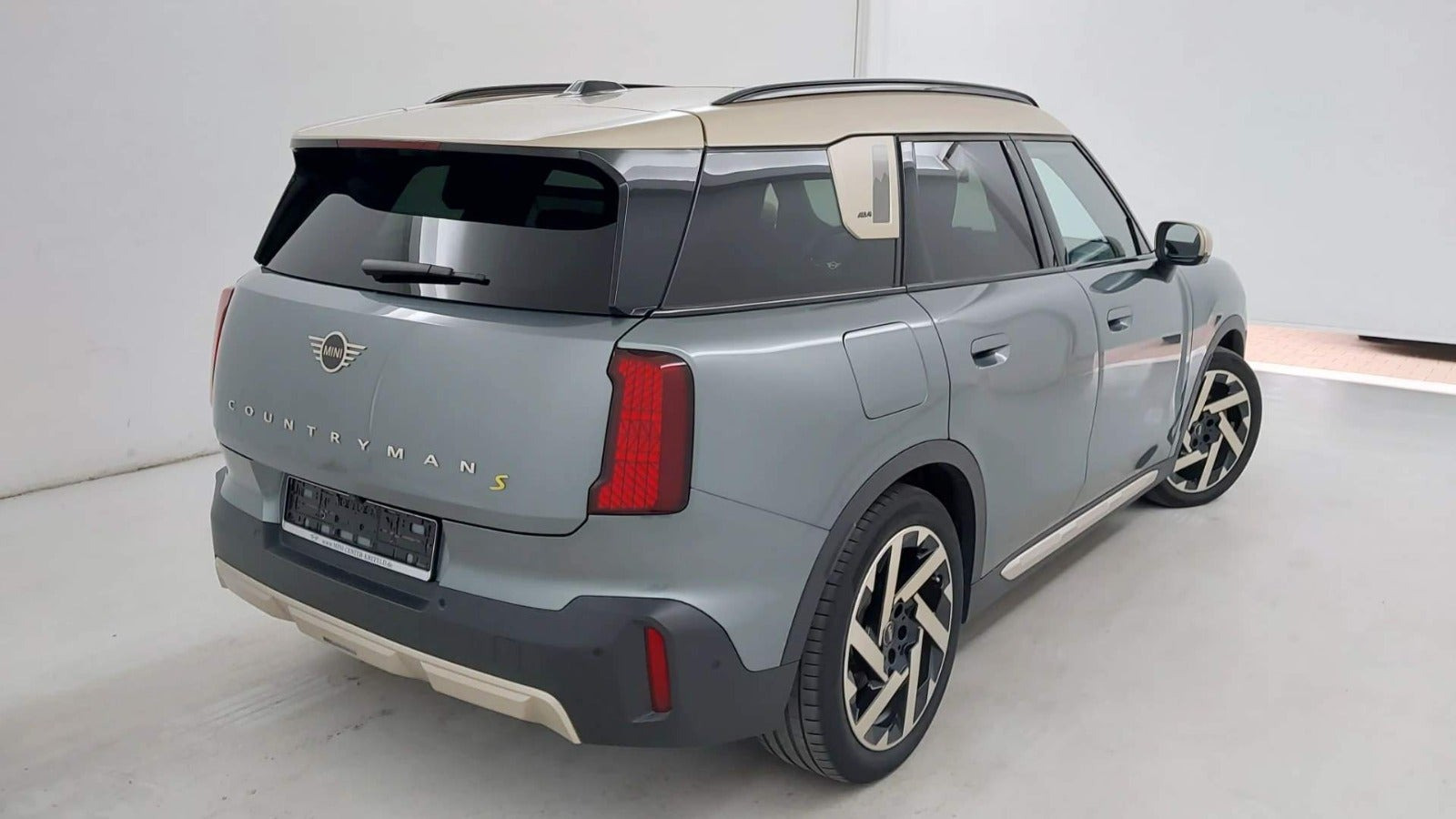 Grøn Mini Countryman SE fra 2025