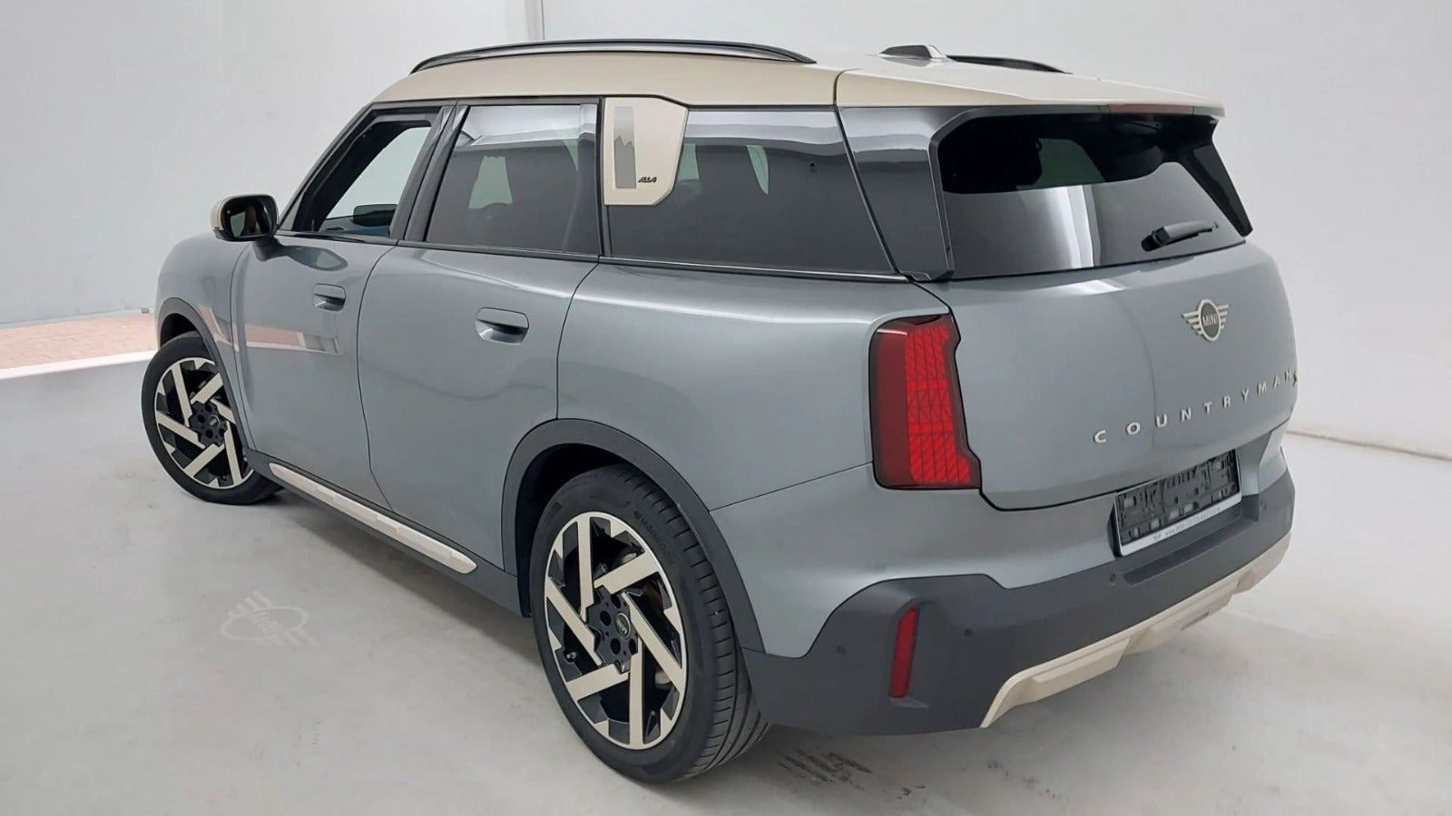 Grøn Mini Countryman SE fra 2025