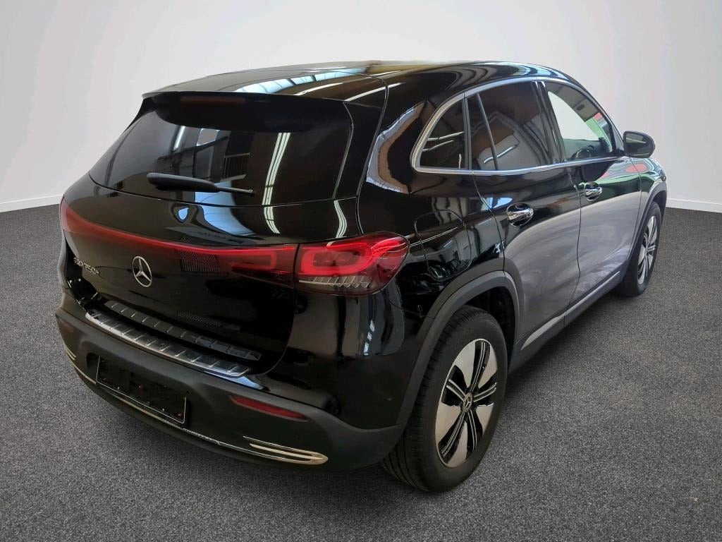Sort Mercedes EQA250+ fra 2023