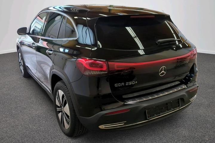 Sort Mercedes EQA250+ fra 2023