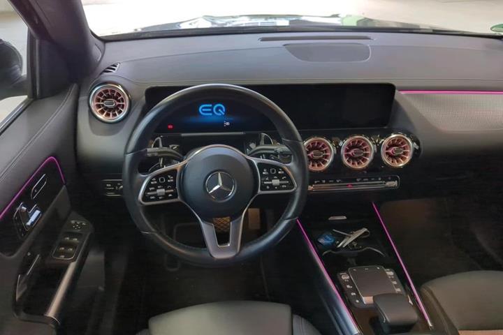 Sort Mercedes EQA250+ fra 2023
