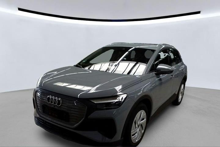 Grå Audi Q4 e-tron fra 2024
