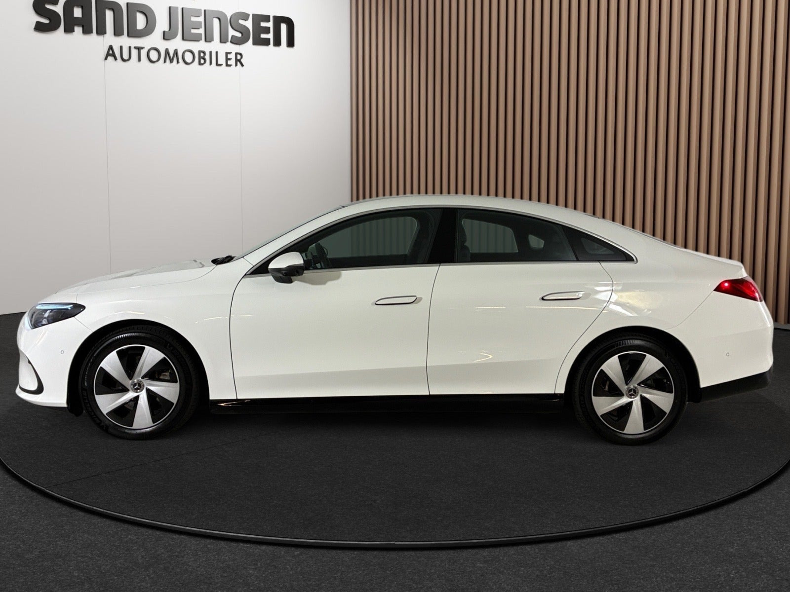 Hvid Mercedes CLA250+ fra 2026