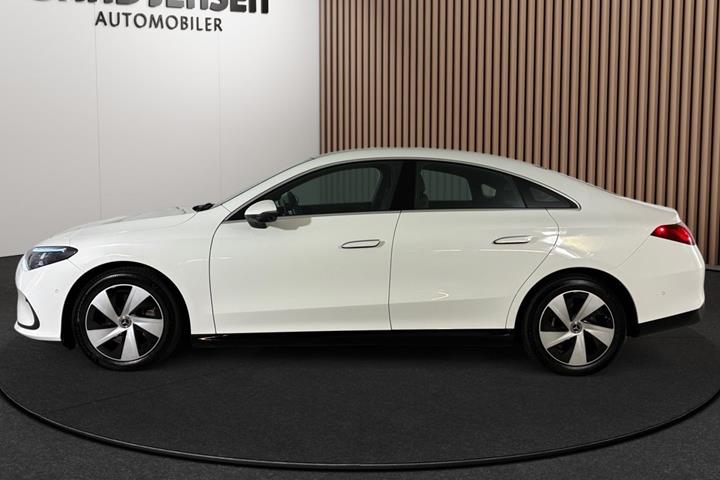 Hvid Mercedes CLA250+ fra 2026