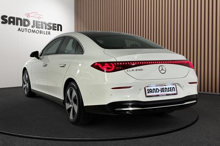 Hvid Mercedes CLA250+ fra 2026