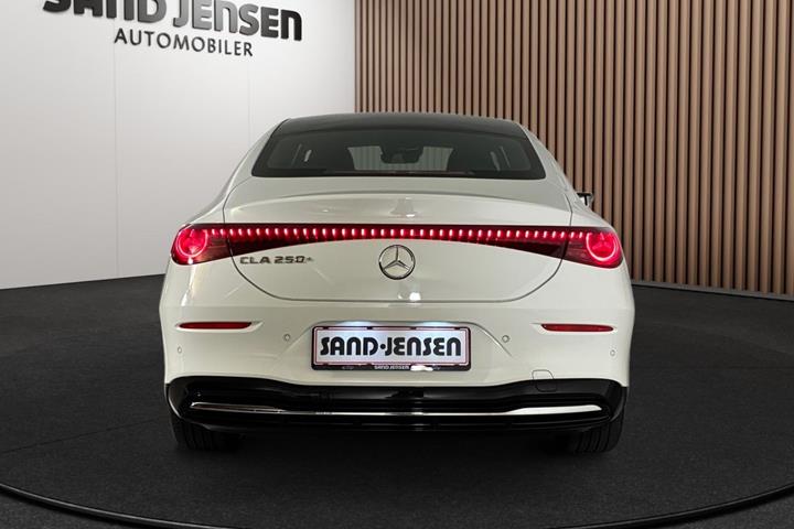 Hvid Mercedes CLA250+ fra 2026