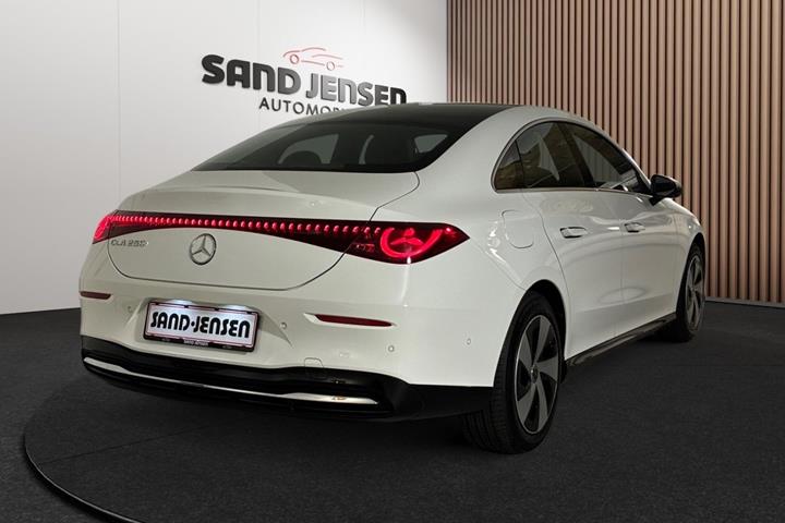 Hvid Mercedes CLA250+ fra 2026
