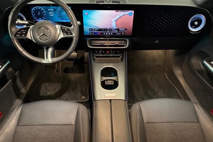 Hvid Mercedes CLA250+ fra 2026