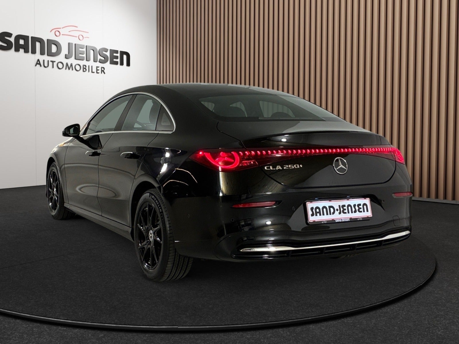 Sort Mercedes CLA250+ fra 2026