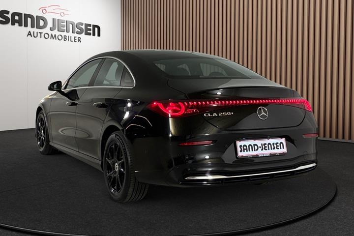 Sort Mercedes CLA250+ fra 2026