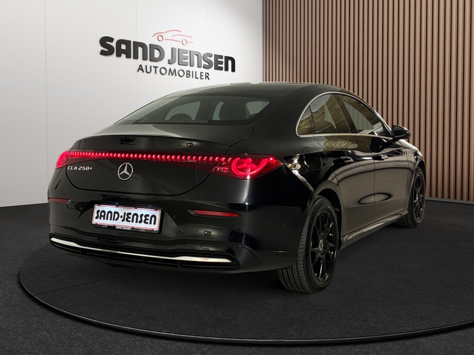 Sort Mercedes CLA250+ fra 2026