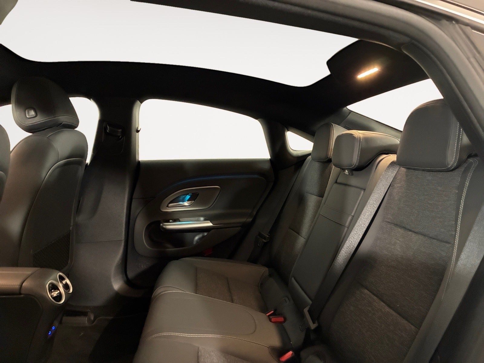 Sort Mercedes CLA250+ fra 2026