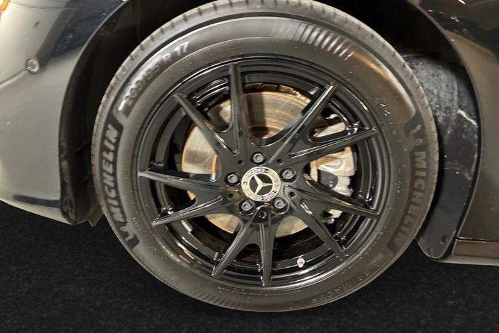 Sort Mercedes CLA250+ fra 2026
