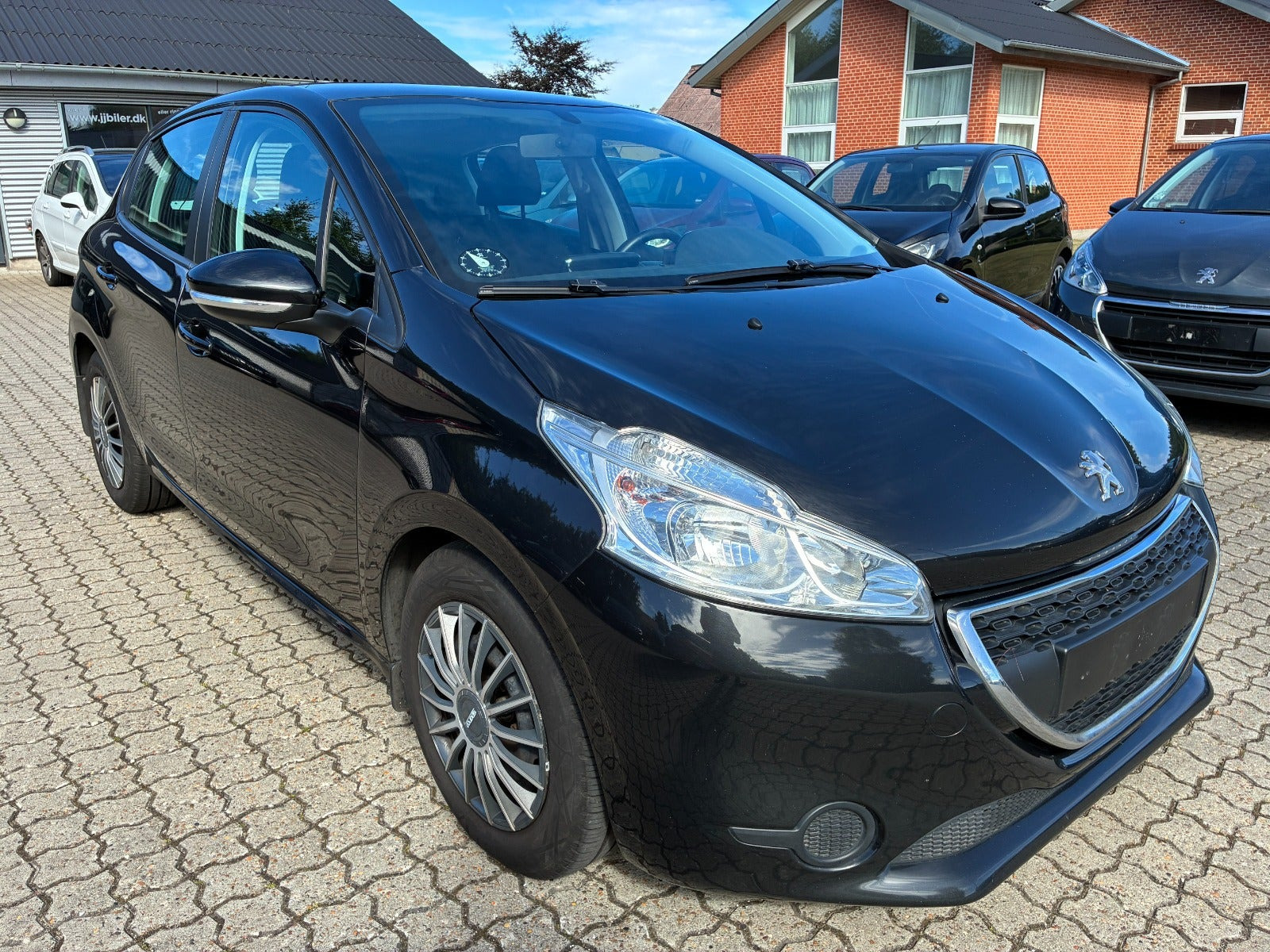 Sort Peugeot 208 fra 2012