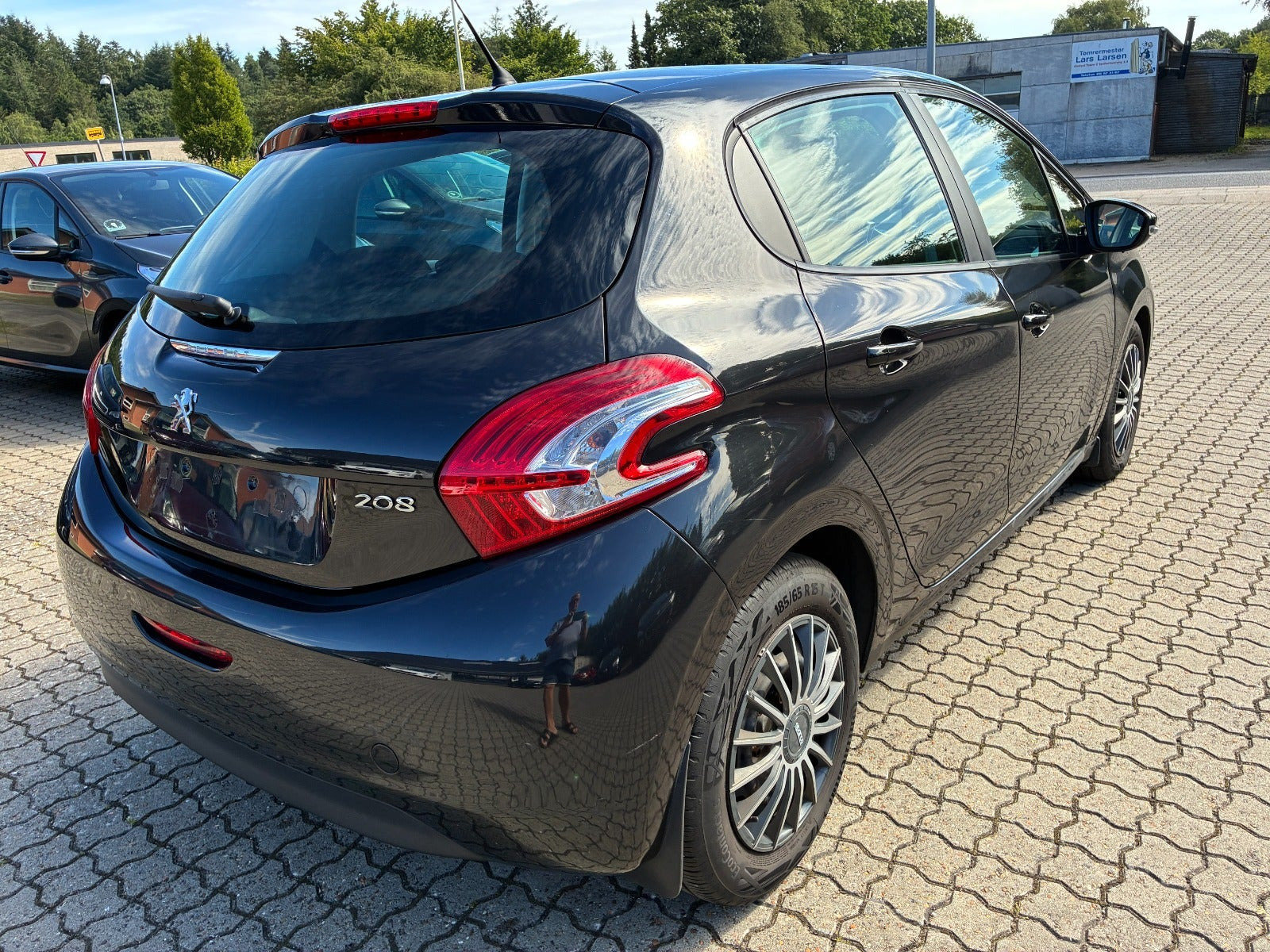 Sort Peugeot 208 fra 2012