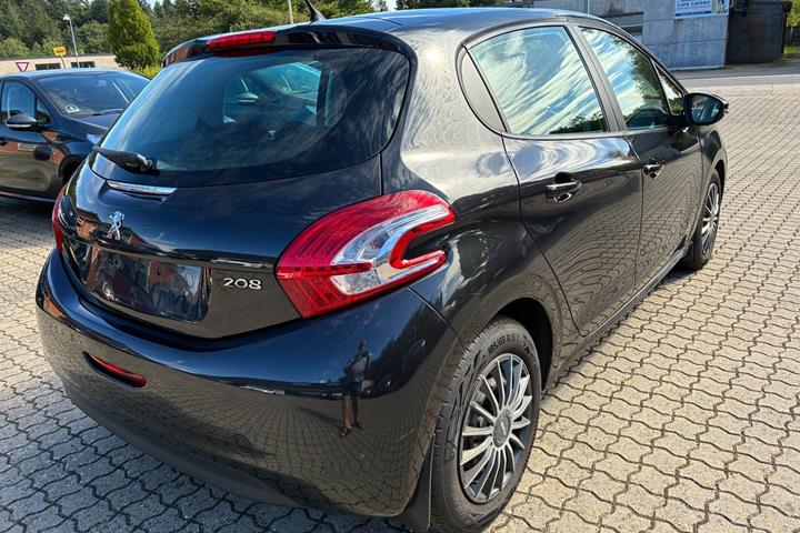 Sort Peugeot 208 fra 2012
