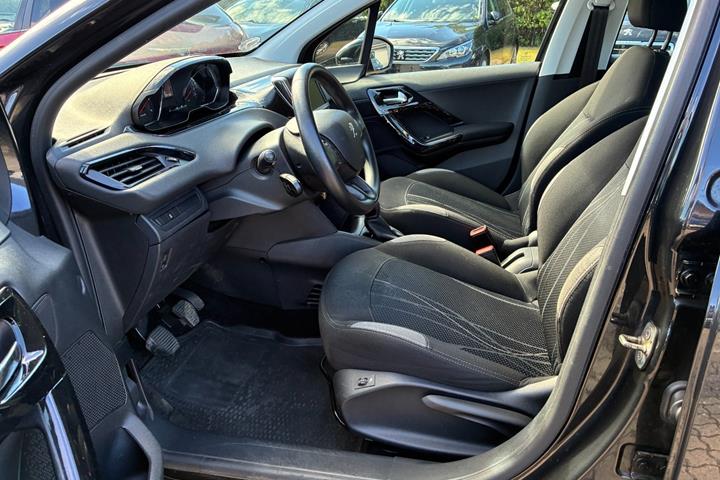 Sort Peugeot 208 fra 2012