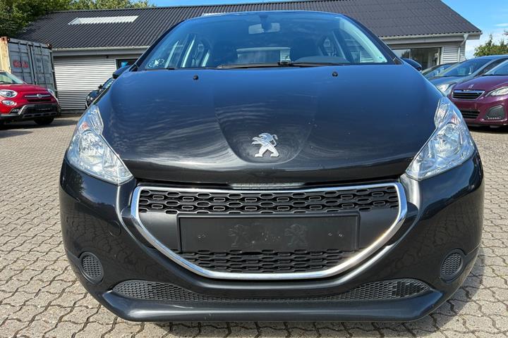 Sort Peugeot 208 fra 2012