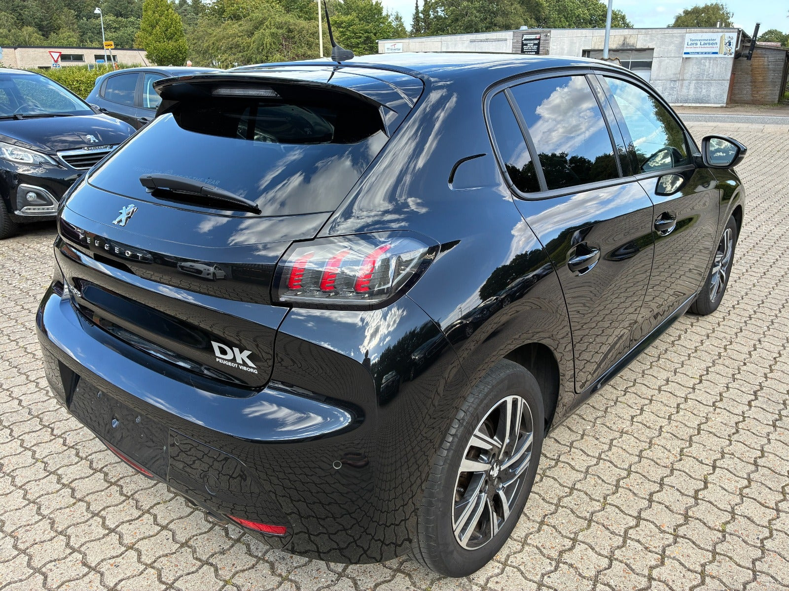 Sort Peugeot 208 fra 2021
