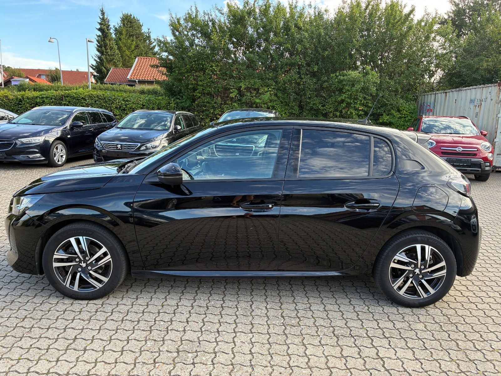 Sort Peugeot 208 fra 2021