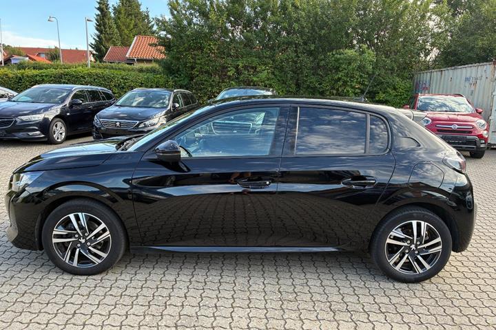 Sort Peugeot 208 fra 2021