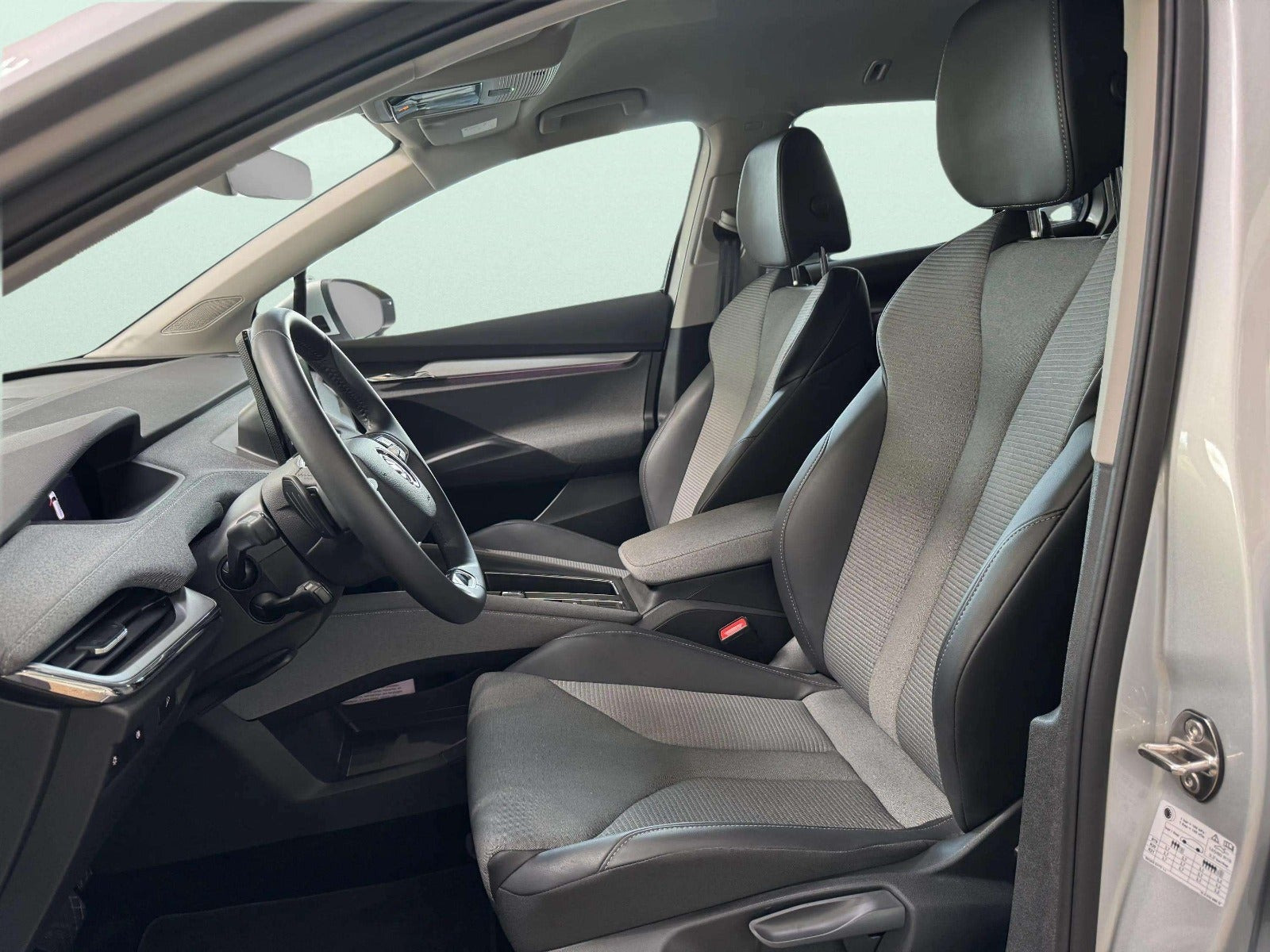 Sølv Skoda Enyaq fra 2025