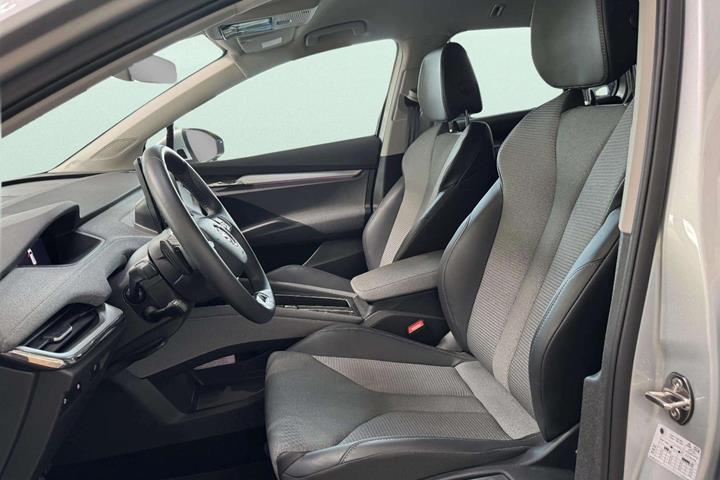 Sølv Skoda Enyaq fra 2025